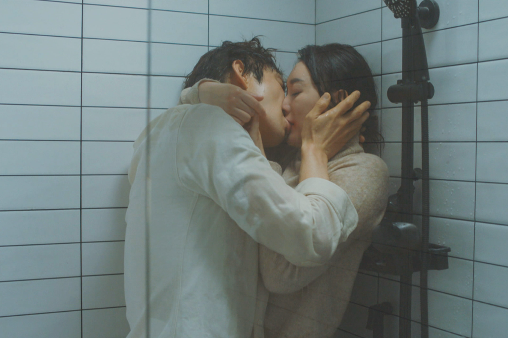 鍾漢良、李小冉跨越｢三生三世｣　「浴室濕吻」被封成人式吻戲天花板