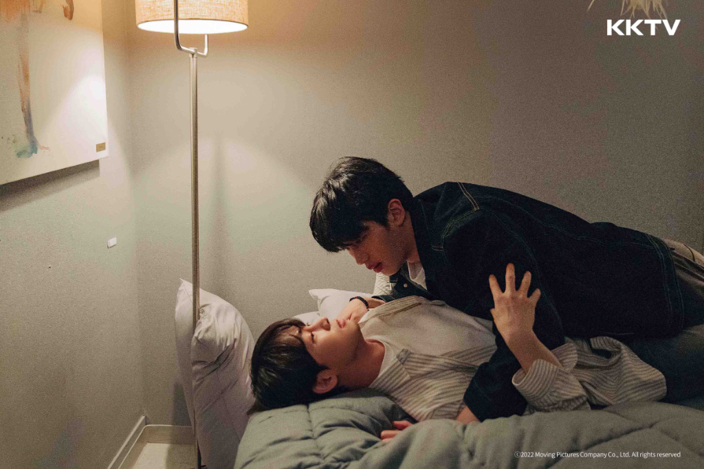韓男團「性感主唱」首主演談男男戀　 霸氣邀同居、聞吻戲偷笑「我很興奮」