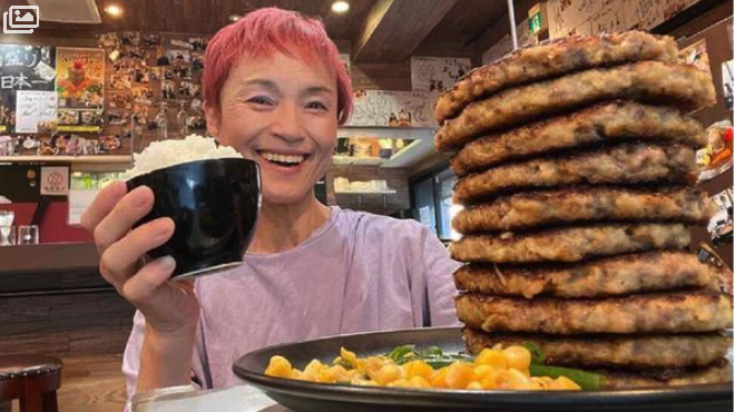 大胃女王大腸癌逝！享年59歲　上月才辦畫展最後身影曝