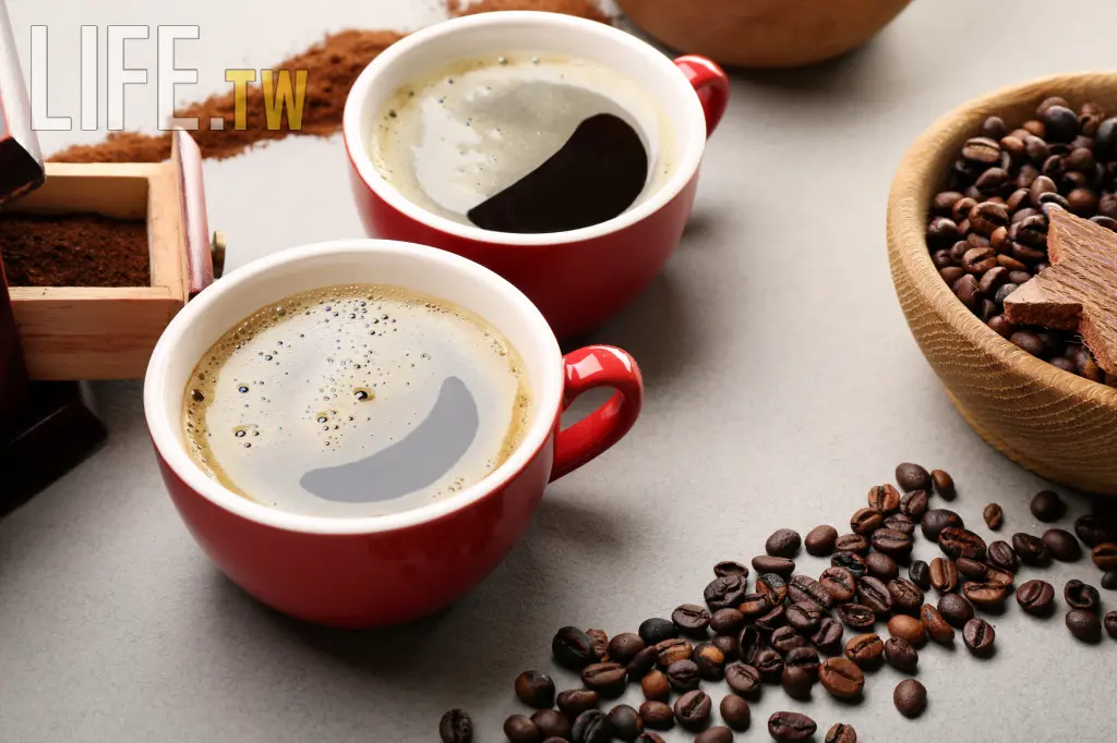 網傳咖啡能減少皺紋！喝對咖啡好處多多，幫助減齡，對抗自由基老化