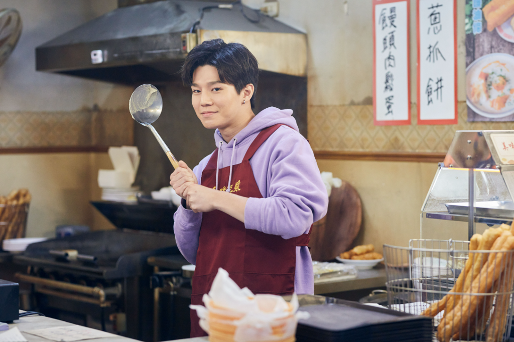 《原子少年》陳廷軒台南拍戲3個月胖10KG　品嚐美食快成麵包超人
