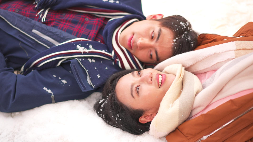 《早點回家》方宥心、徐愷頂高溫拍戲 營造浪漫八月雪