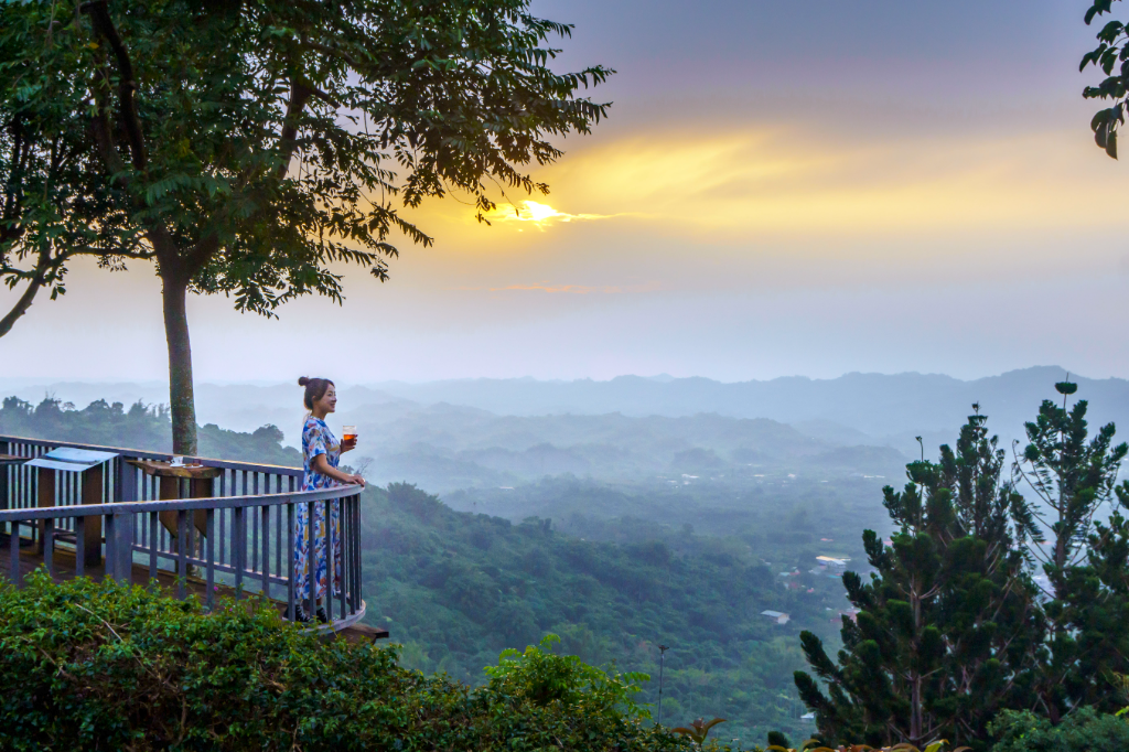 台南旅遊｜淺山飄緲異世界迎曙光　走入山林感受龍眼討山文化