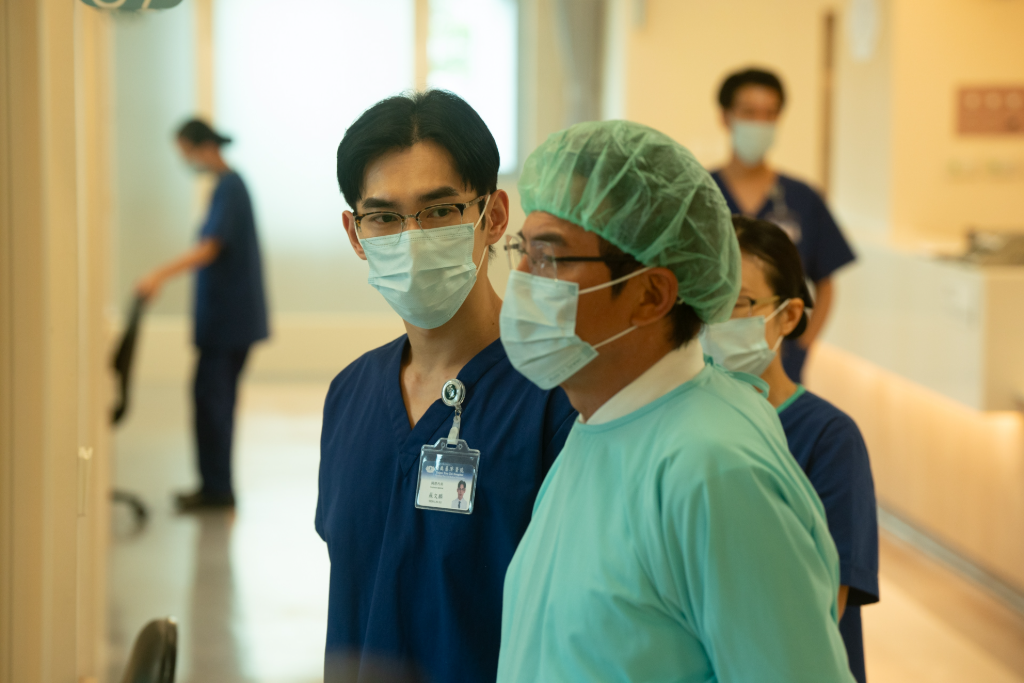 戴立忍《院長爸爸》收視創佳績　張書豪為「醫生是人不是神」感動落淚
