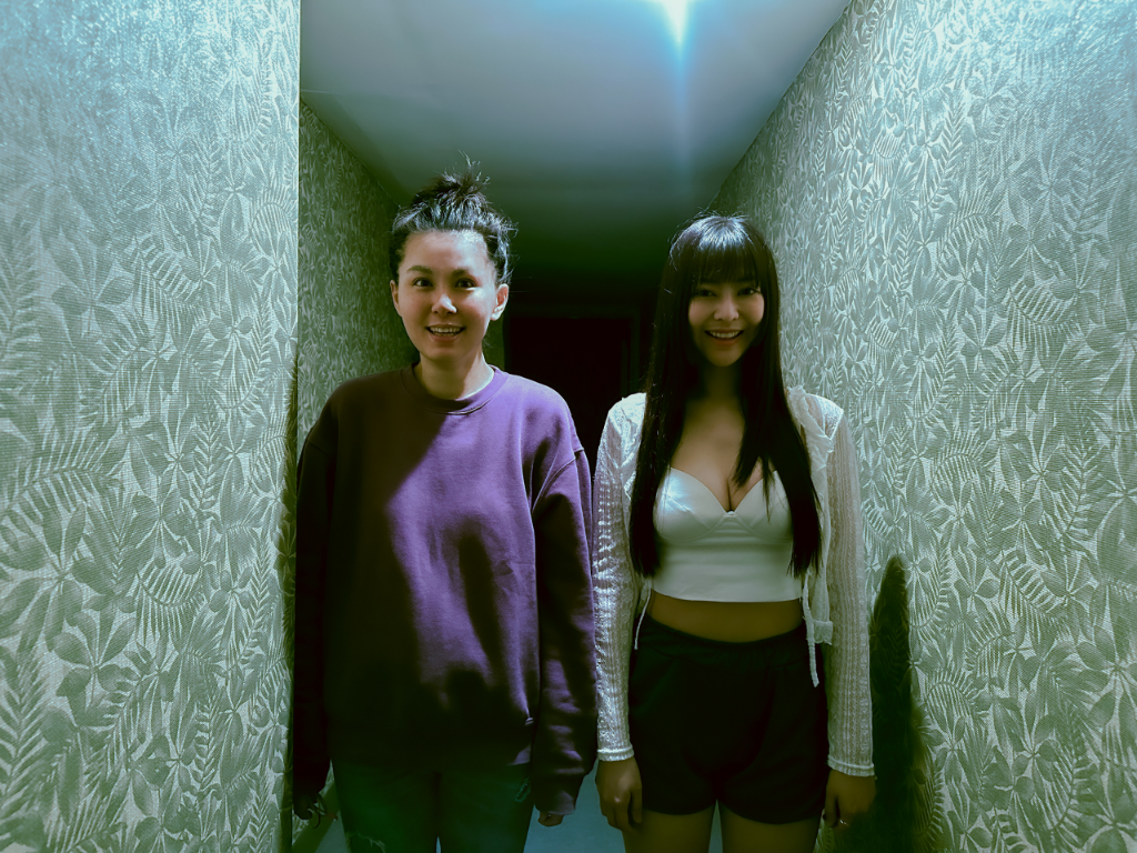 啦啦隊女神拍豎屏劇驚悚片　新銳導演一邊怕鬼一邊拍鬼