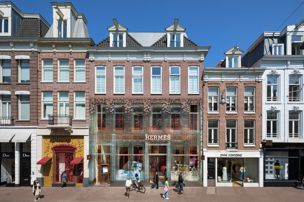 晶透歷史街廓中的當代試驗──MVRDV「水晶屋」