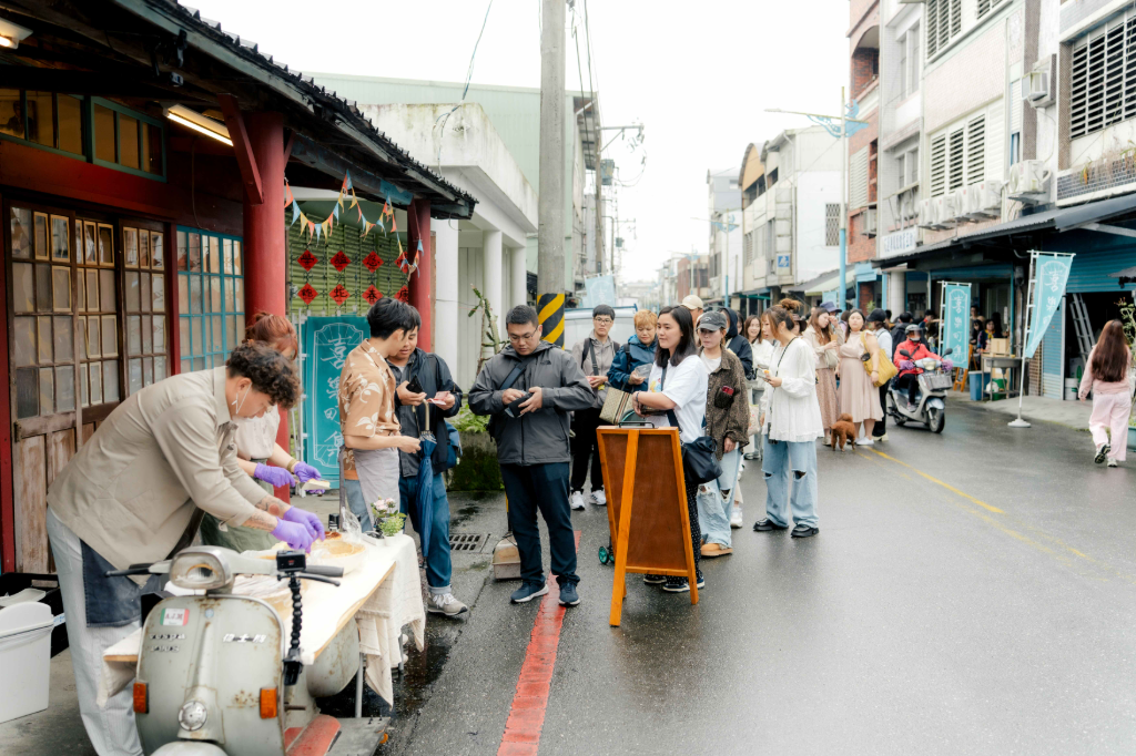 《嗨！營業中》花蓮鳳林舉辦市集迎大來賓　排隊人潮「以為在買五月天的票」　　