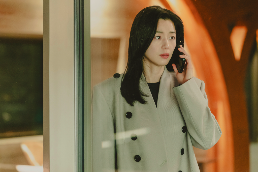 史上最強韓劇卡司！《暴風圈》全智賢、姜棟元共解國際危機、好萊塢明星也出演