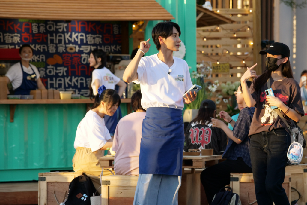 SJ利特、孝淵來台赴大稻埕開《客家廚房》 親民態度擠爆碼頭市集