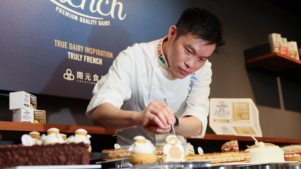 烘焙職人必看！肯迪雅攜手品牌大使陳偉倫，發酵奶油 82% 奢華登場，點亮你的冬日聖誕甜點