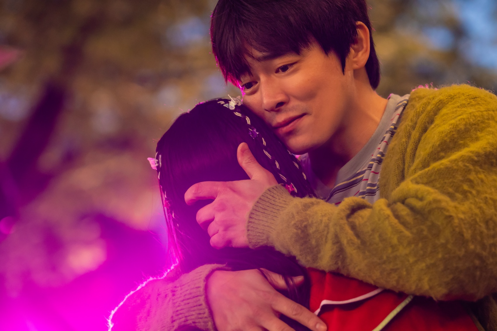 曹政奭新片女兒怕殭屍不敢看　笑曝愛女長相「留長髮的自己」