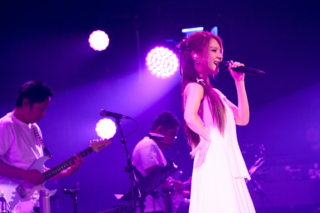郭靜出道18年首次高雄開唱　遭歌迷點王心凌歌曲搶麥踢館