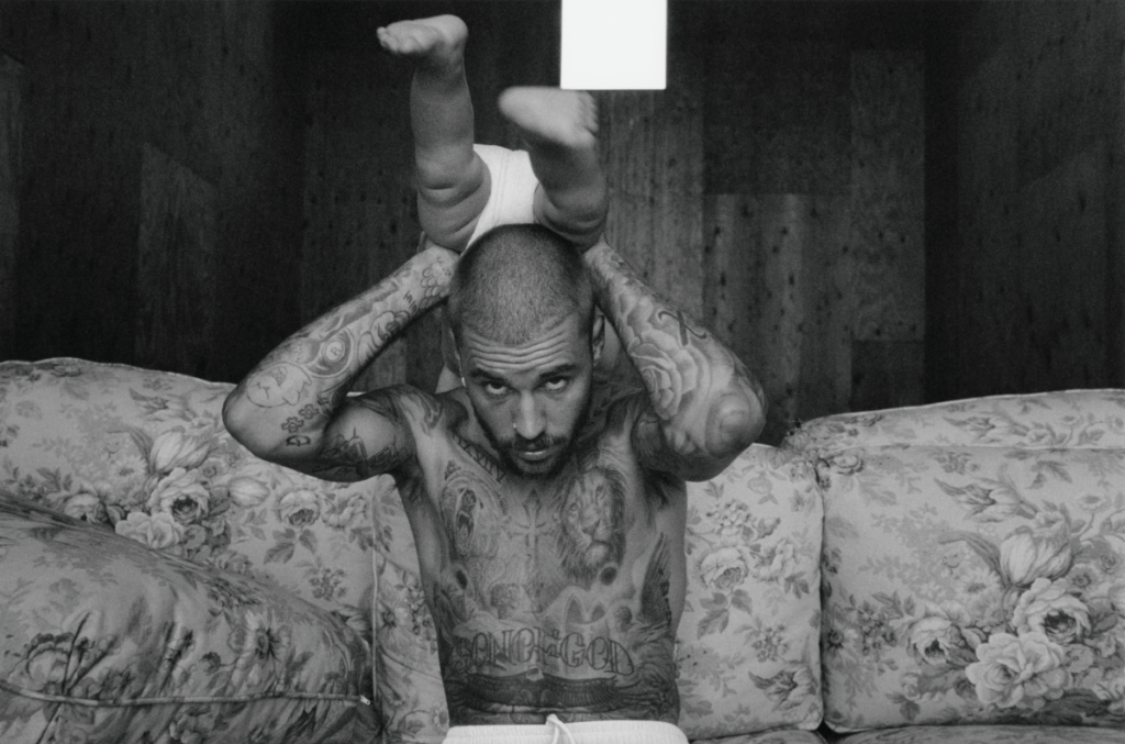 小賈斯汀私下愛家好男人形象曝光　一家三口包遊艇度假