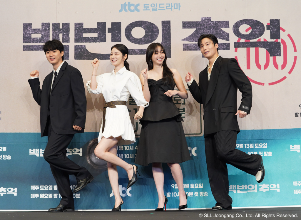 《百次的回憶》辛叡恩曝拍片現場細節神復刻　揭80年代「韓國巴士文化」