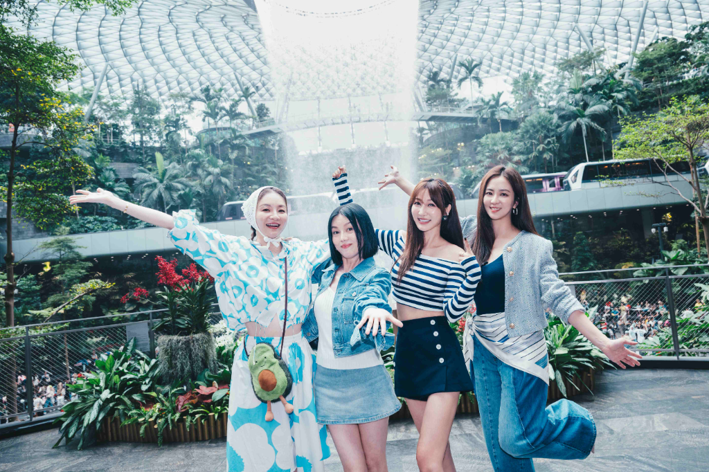 女神曝身材管理秘訣！曾莞婷10點前睡覺、周曉涵「按摩消腫」竟大塊瘀青