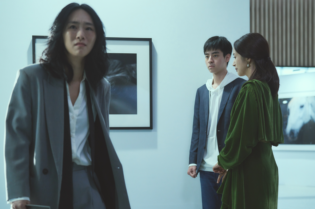 母子愛上同一人！林依晨、吳可熙《失明》CP感爆棚　連Ella也心疼