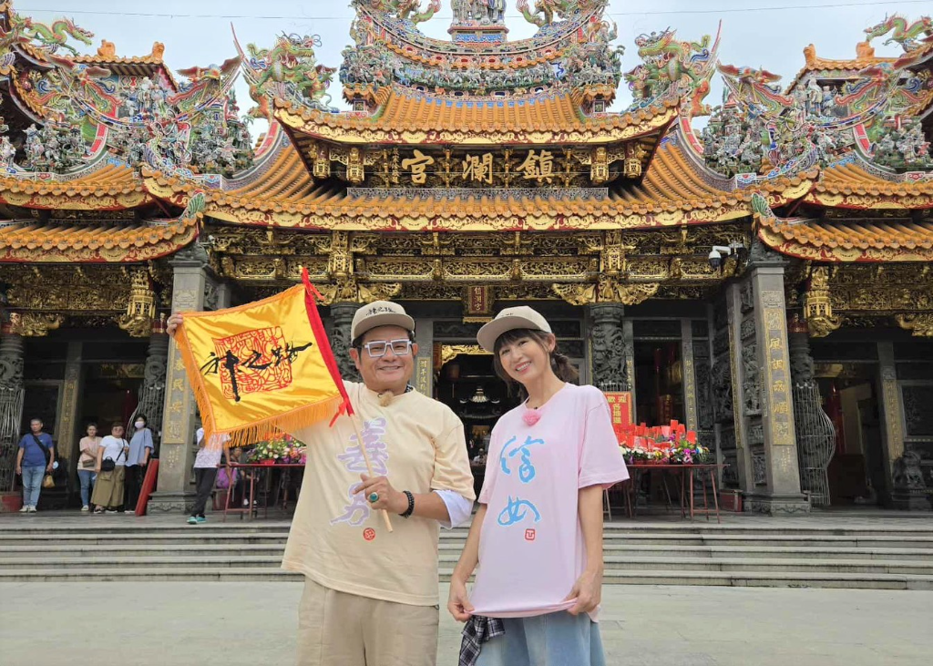 許效舜自稱「上天郵差」靠神明指引開路　鄭仲茵曝與神明緣分：一秒擲出聖筊