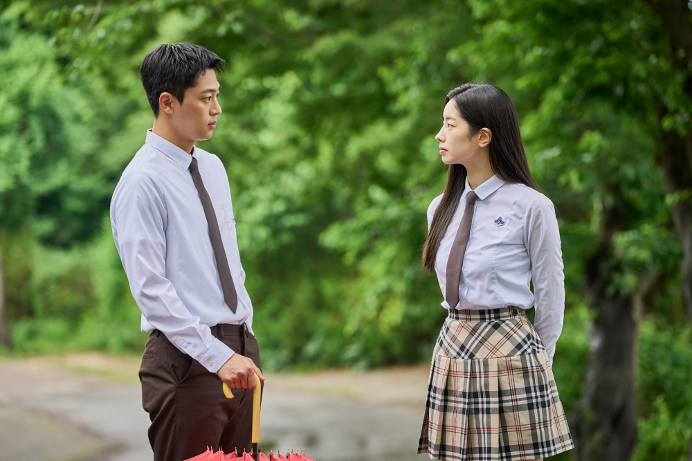 河錫辰、李新英雙帥將奔台　《全力奔跑》與TWICE多賢擦出青春火花