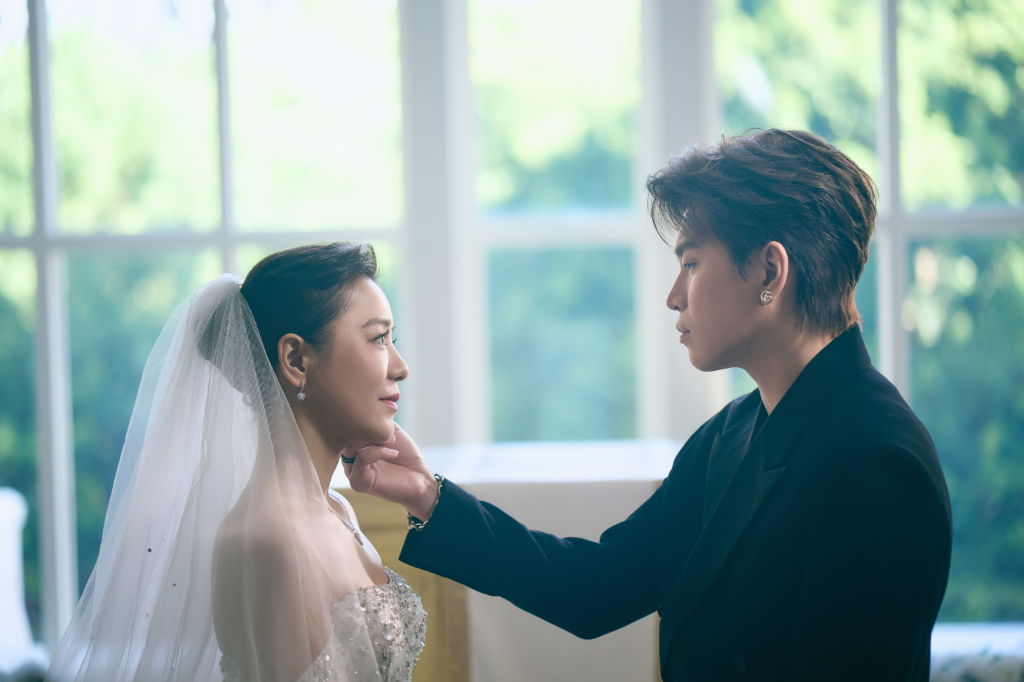 丁噹穿婚紗慶「雙喜臨門」！與Energy阿弟再續前緣合唱　甜喊：等了那麼久終於來了！