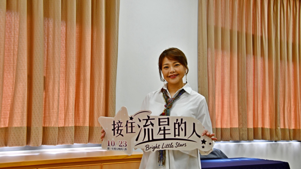 林嘉俐化身安寧病房志工　靠「循序漸進法」讓阿嬤展笑顏