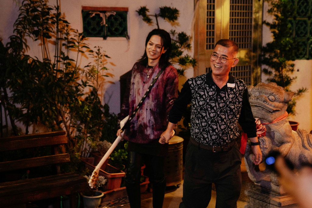 林頤原拍MV回鹿港！家人同框上演「炫子時刻」　爸媽入鏡當作珍貴回憶