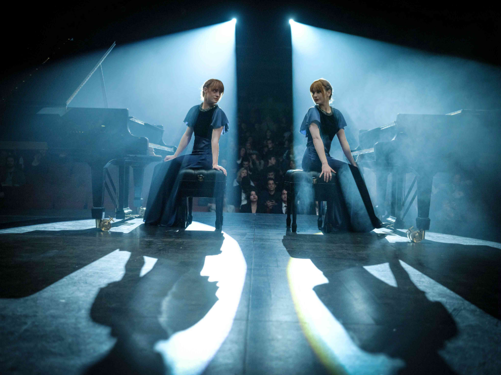 《天才琴手》「姊妹對調」鏡像效果驚人　卡蜜兒拉扎：「導演瘋了！」