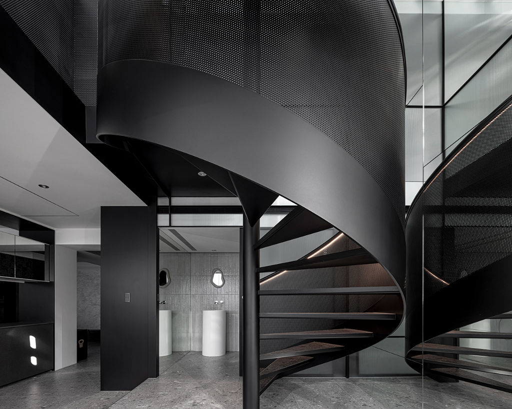 宇藝設計：光的軌跡 時間的樓梯 老屋新生後的現代企業風景