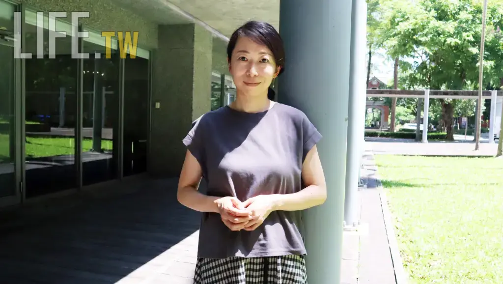 專訪／看《聽海湧》、《星空下的島嶼》取材！「台日混血作家」一青妙靠寫作　揭開基隆顏家父親的故事