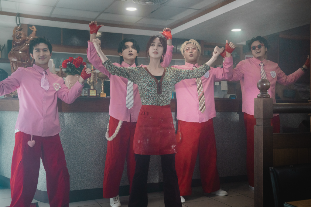 icyball冰球樂團邀小薰一起跳「餃指舞」　詮釋水餃間禁忌之戀