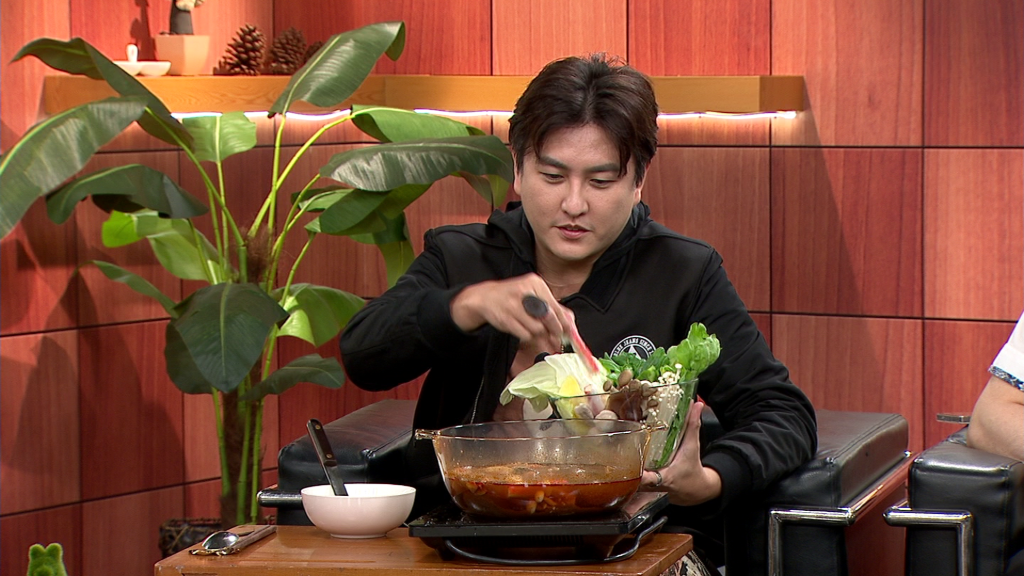 黃靖倫愛吃火鍋、湯喝四碗！自曝中重度脂肪肝　醫師建議「101餐盤」控制