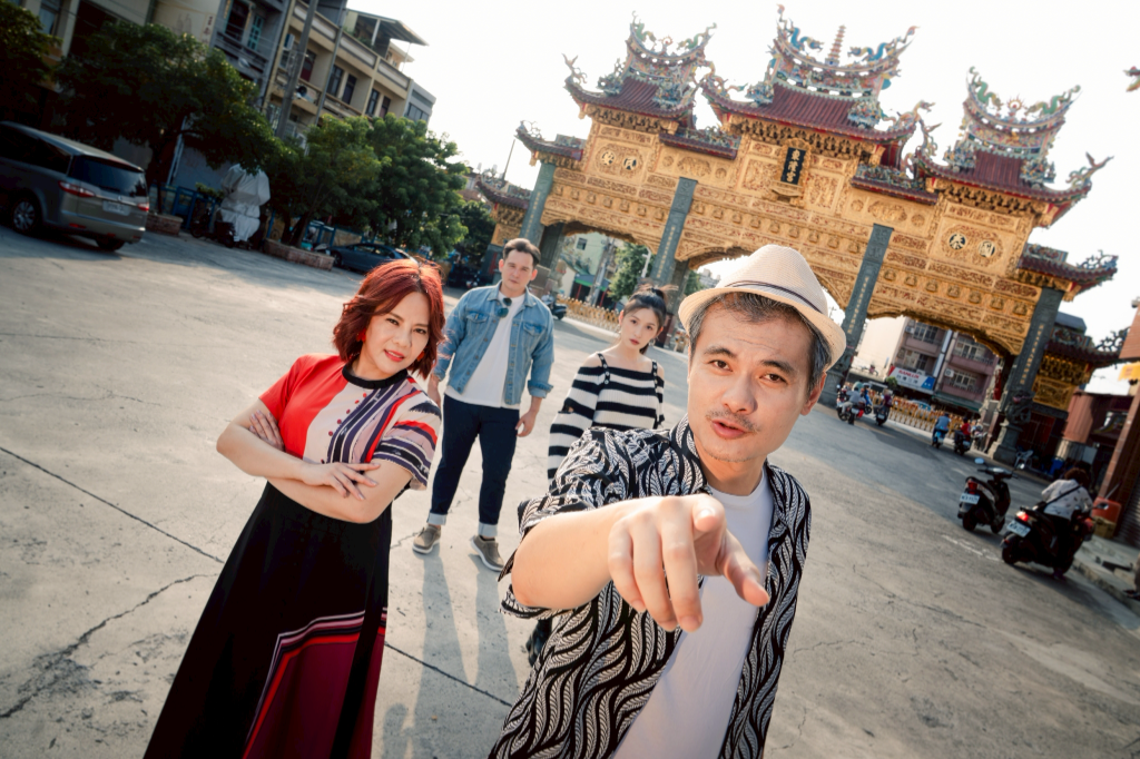 管罄、倪安東夫妻同台！與錦雯演出《港墘仔》　揭屏東東港遊子心聲