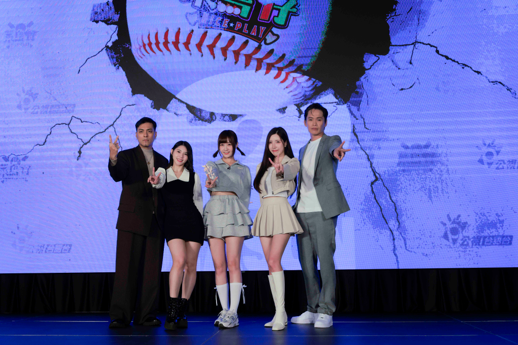 黃鐙輝從主持人變最激動觀眾　看啦啦隊女孩養成記笑曝：「好像在追劇」