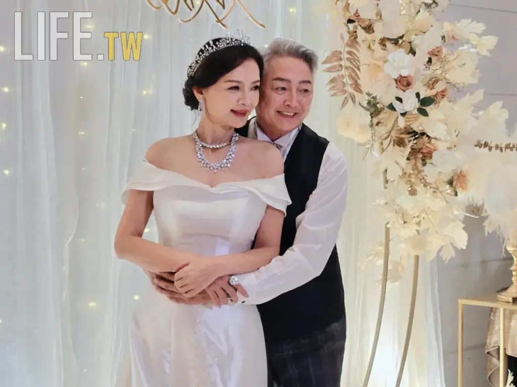 高欣欣、李國超愛情長跑20年舉辦婚禮　突自爆：「很久沒有行房！」