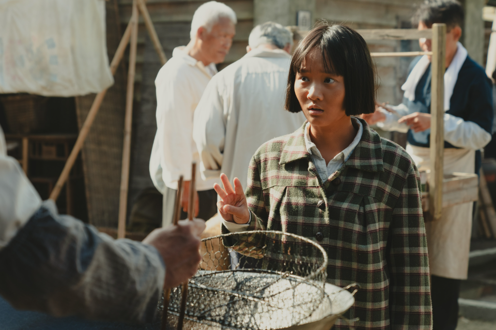 奈良美智觀影《大濛》落淚預言：會成名作　穿藍白拖造訪拍攝地成打卡聖地