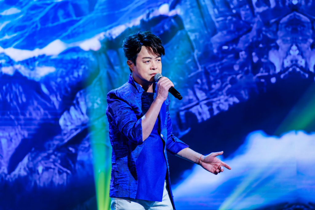 翁立友解鎖唱歌技巧　見狗追車習得「腹式呼吸法」