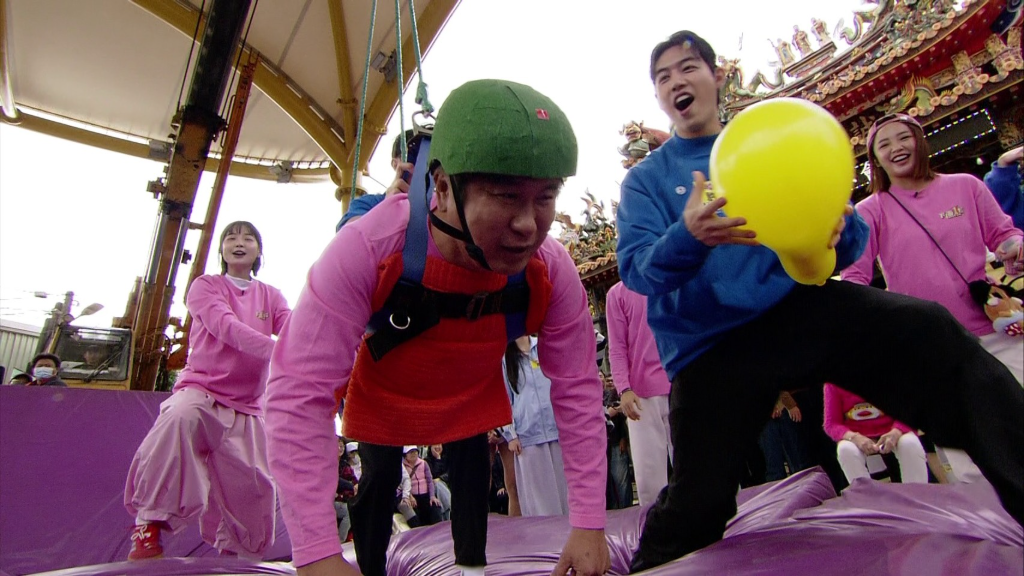 南珉貞吊車一升就崩潰尖叫　胡瓜「代打上陣」暖心幫98歲奶奶7000元拚獎金