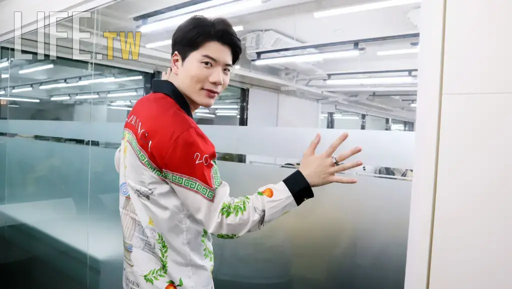 專訪／為雙魚座抱不平！張鶴曦否認花心標籤　聽聞偶像李玟離世消息嚇壞