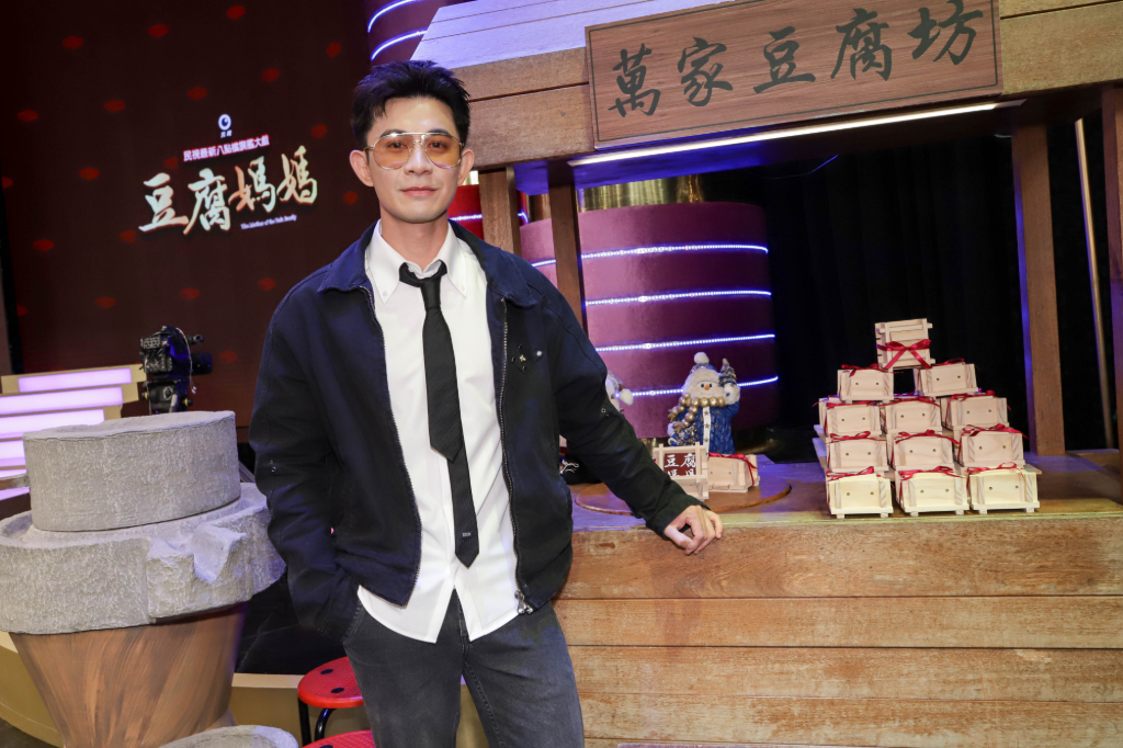 拿到駕照才3天就載女星上路！曾子益自嘲「油門不太順」　老婆聽聞驚呼：對方太勇敢