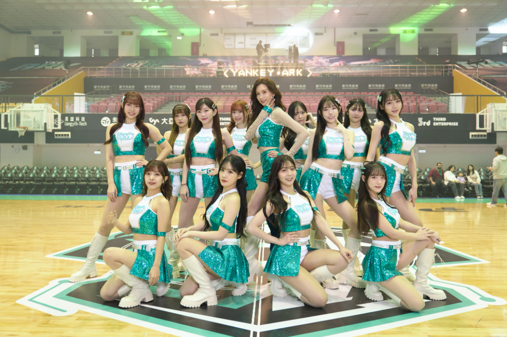 林志玲首度應援籃球賽！驚喜跳啦啦舞　自嘲：心理準備比動作還難