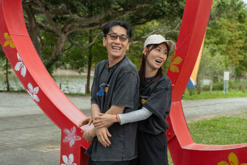 聊到停不下來！朱芷瑩、施名帥首曝戀愛細節　睡前還得「禁聊天」