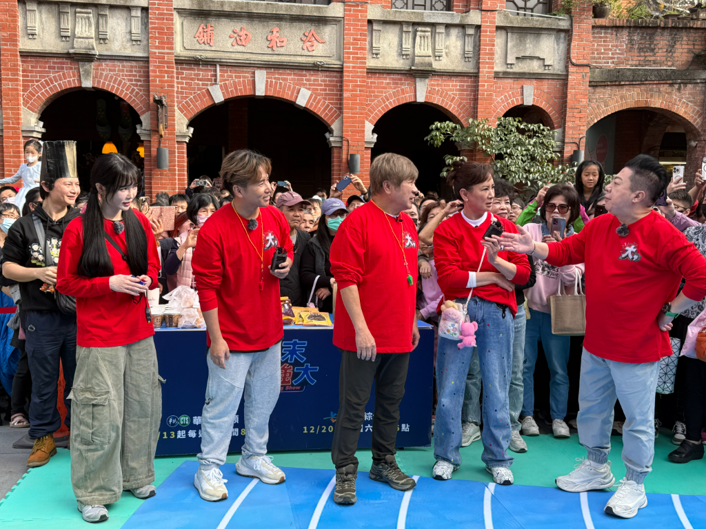 安全帽＋頸枕也救不了！歐弟、胡瓜老街闖關慘敗　鐵盆只到腳邊