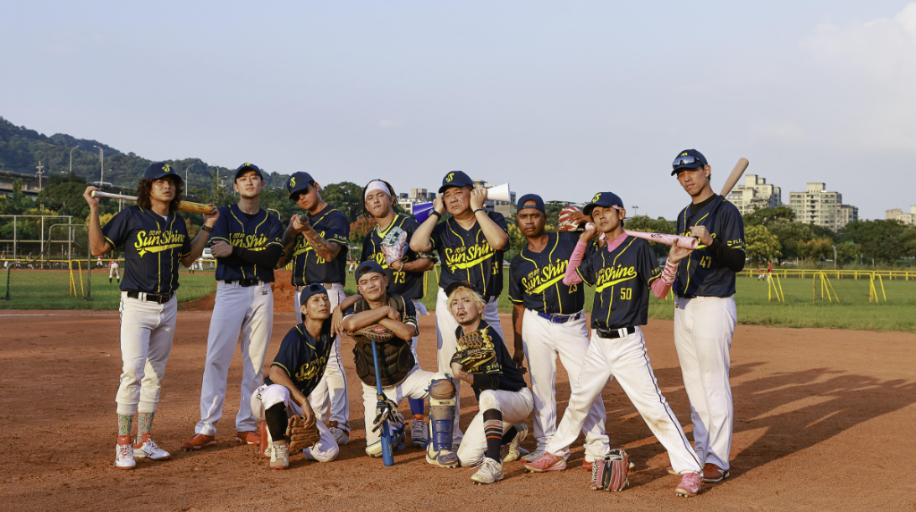 不只唱搖滾！董事長樂團鈞董轉戰導演　揪黃鐙輝、白雲組隊打棒球