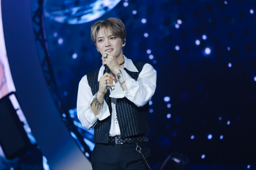 金在中迎40歲生日穿白袍化身醫生！診斷BABIES罹患「不治相思病」　唯一解藥竟是他的愛