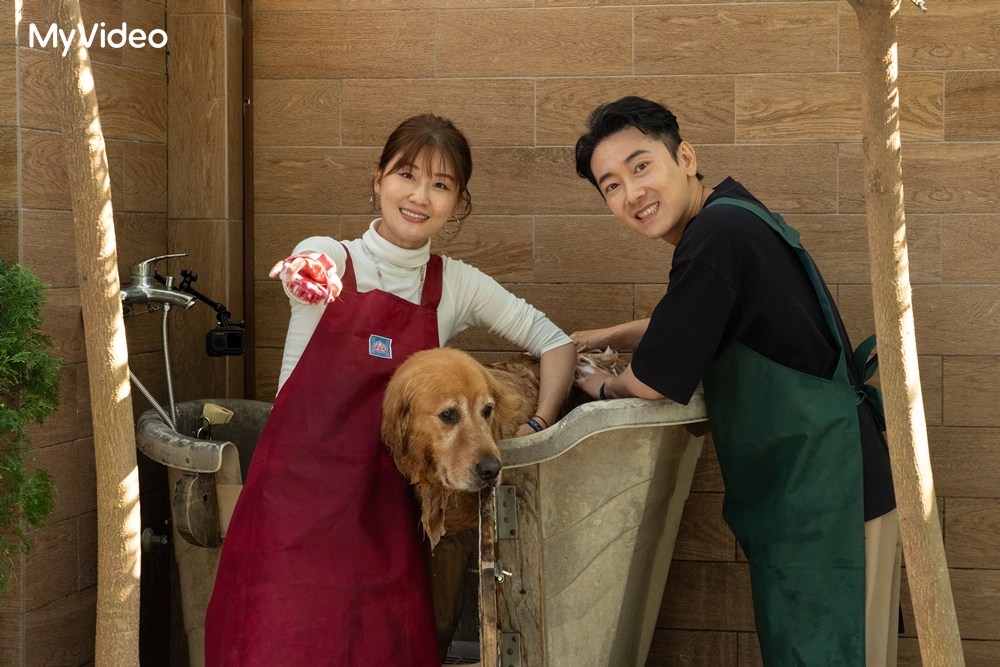 與老公長時間同行放閃！朱芷瑩讚施名帥「真的很可靠」