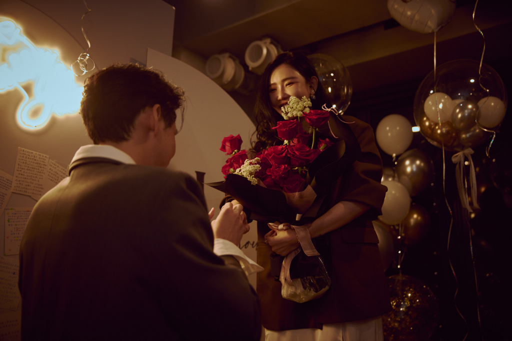 從男友變老公！李玉璽燭光求婚哽咽告白　許允樂一句話甜翻