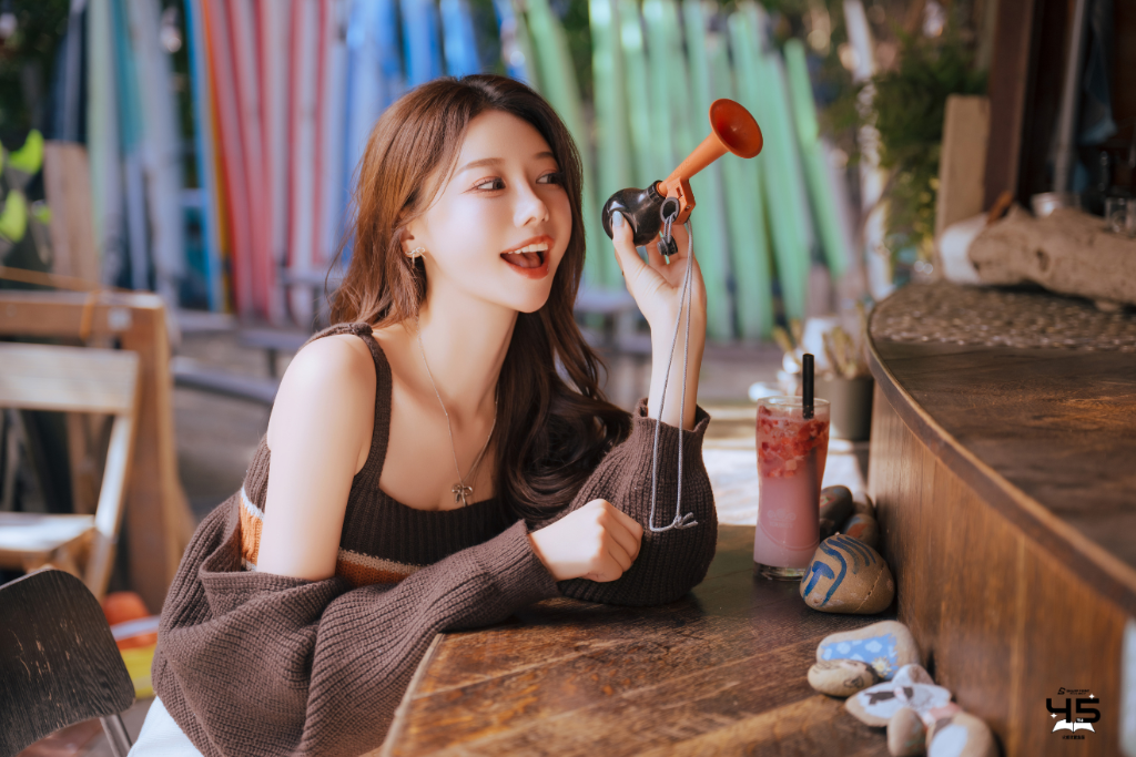 粉絲搶瘋！李雅英《沿著海，遇見你》預購超標　官方火速加開產能