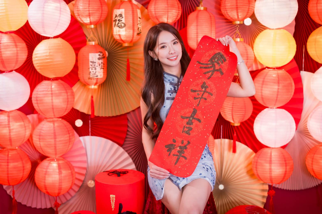 啦啦隊女神禾羽穿旗袍超美！返鄉回台南過年　預告雙喜訊