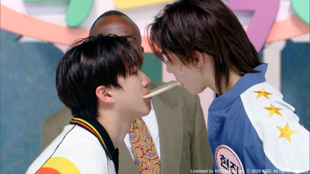 Stray Kids黑白料理大對決　鉉辰、彰彬玩遊戲狂冒粉紅泡泡