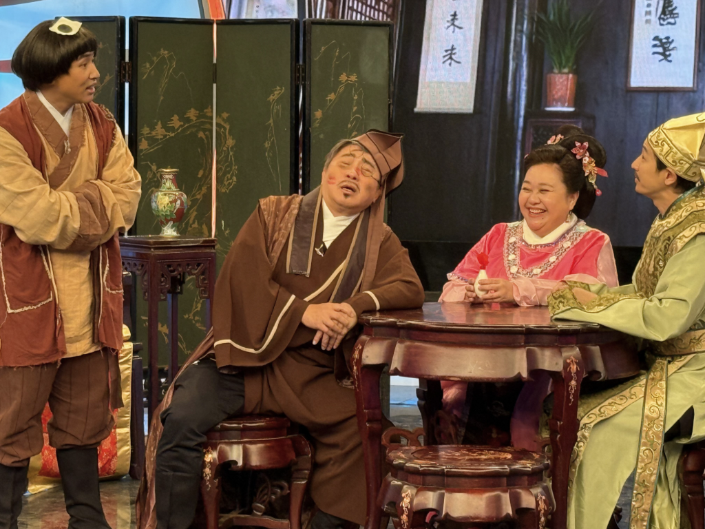 攝影棚內翻雲覆雨？影后鍾欣凌變身「惡婆婆」激戰胡瓜