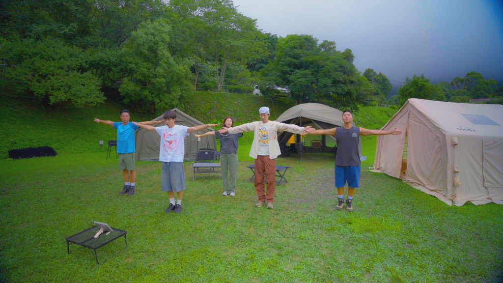 南優賢領跳「韓國國民健康操」傲嬌喊：身體都記得！下一秒暴雨突襲全場傻眼